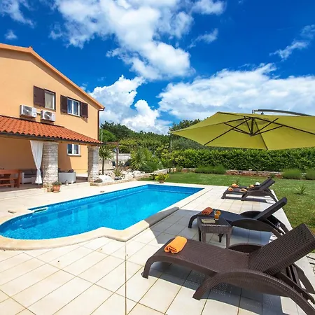 Holiday Home Krnica Peruski Ferienhaus