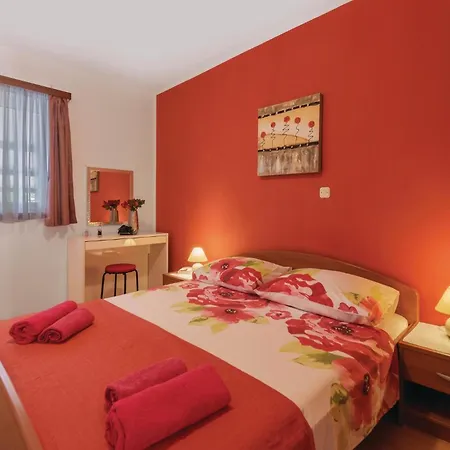 Ferienhaus Holiday Home Krnica Peruski Krnica