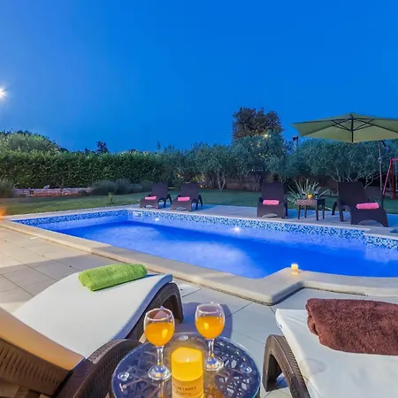 Holiday Home Krnica Peruski *