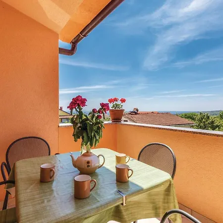 Ferienhaus Holiday Home Krnica Peruski