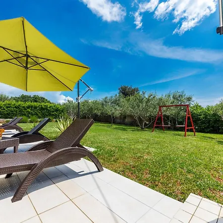 Holiday Home Krnica Peruski Ferienhaus Krnica