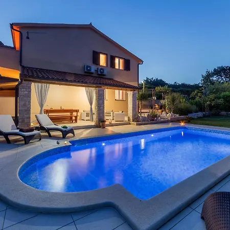 Stunning Home In Krnica With Wifi Krnica