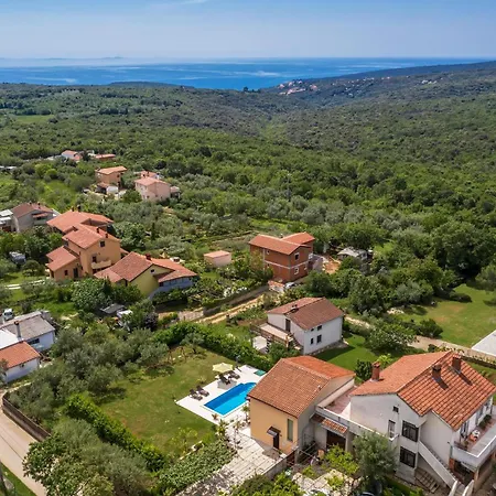 Holiday Home Krnica Peruski Ferienhaus